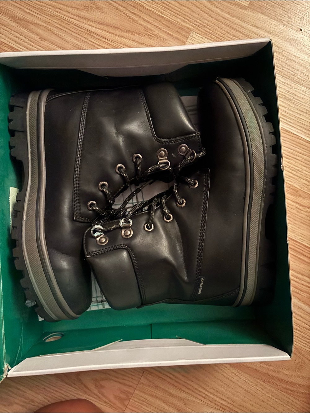 Cougar women’s snow boots size 7